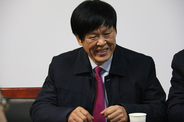 3.省農(nóng)機校黨委書記兼校長李晉向中心領(lǐng)導(dǎo)作匯報_副本.jpg 3.省農(nóng)機校黨委書記兼校長李晉向中心領(lǐng)導(dǎo)作匯報_副本.jpg