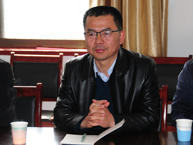 3.平遙現(xiàn)代工程技術學校校長胡海平在交流探討會上_副本.jpg 3.平遙現(xiàn)代工程技術學校校長胡海平在交流探討會上_副本.jpg