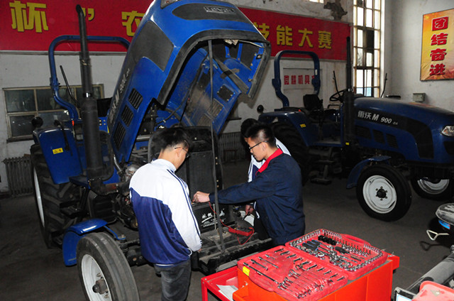 6.農(nóng)機系訓(xùn)練國賽選手_副本.jpg 6.農(nóng)機系訓(xùn)練國賽選手_副本.jpg