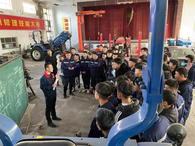 農機系師彥慧講授_副本.jpg 農機系師彥慧講授_副本.jpg