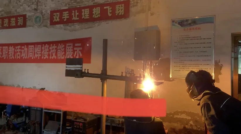 2.webp.jpg 2.webp.jpg