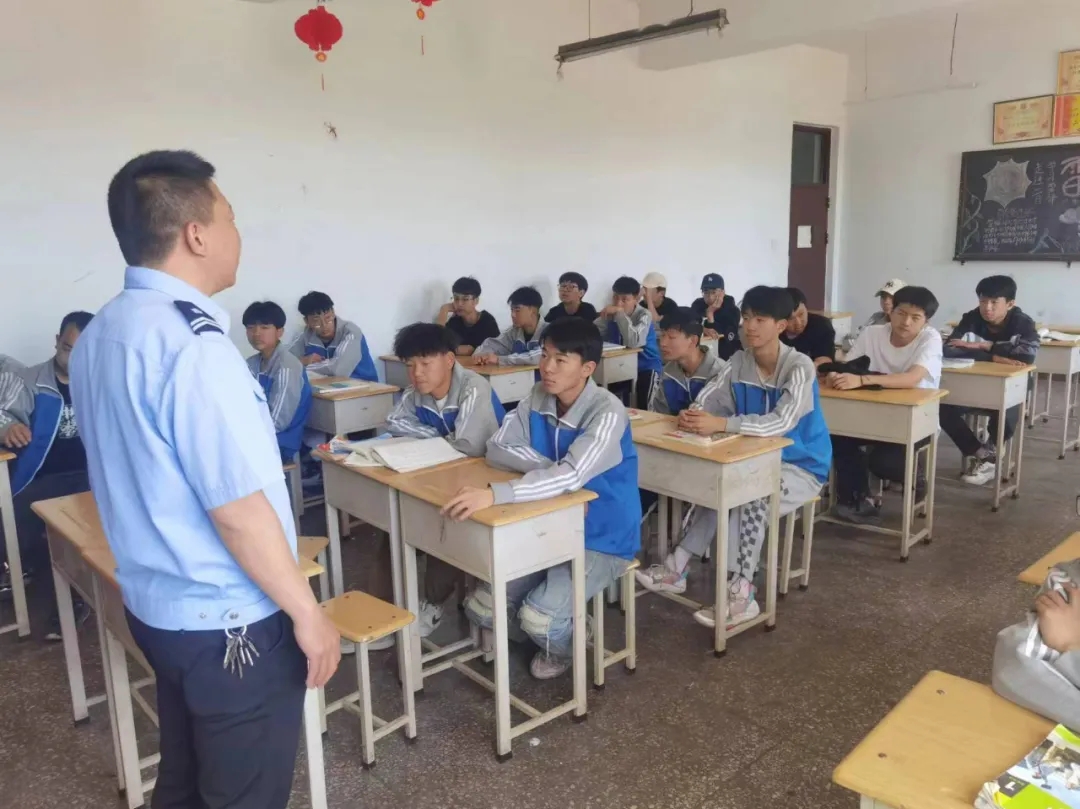 1.webp (1).jpg 1.webp (1).jpg