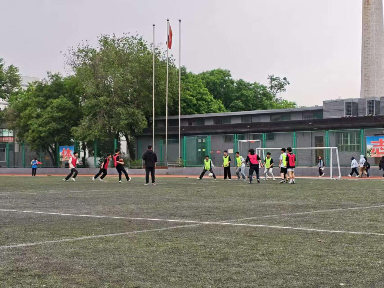 足球4.png 足球4.png